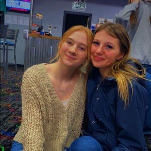 Meet your Posher, Ella